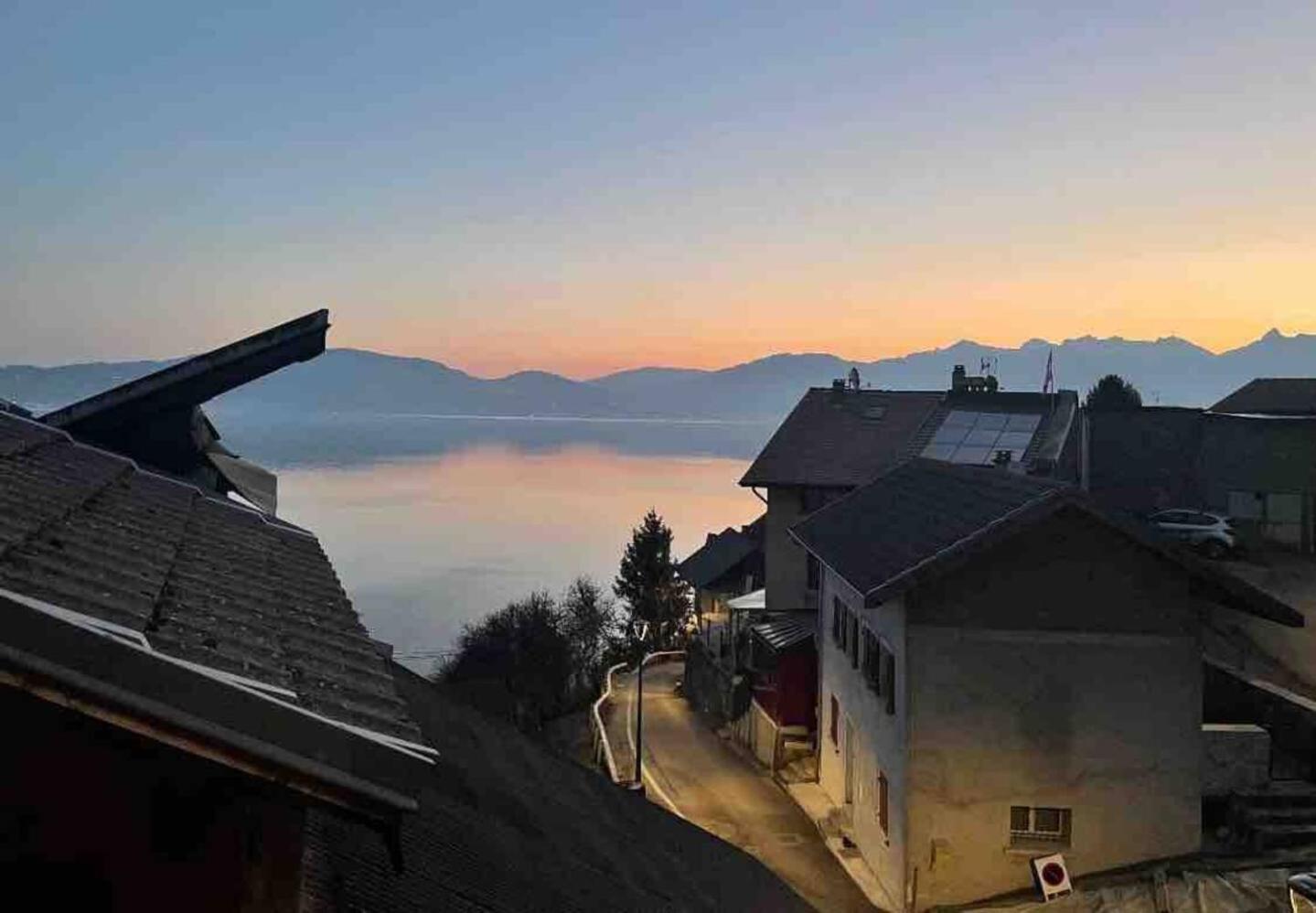 Chez Malou & Hugo Vue Lac Proche Suisse & Stations ! Saint-Gingolph Exteriör bild